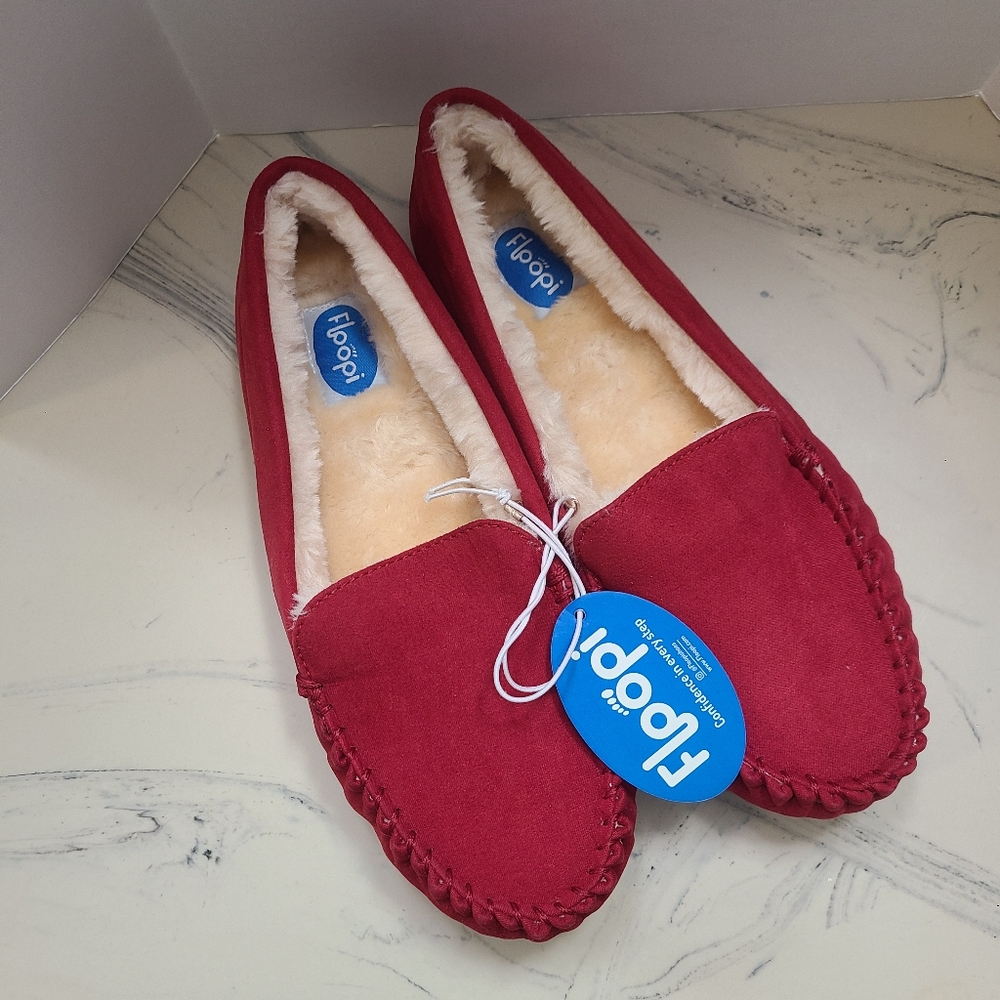 NWT  Floopy Women's, Faux Suede Cozy, Warm, Winter/Fall Moccasin Sleepers Size 9